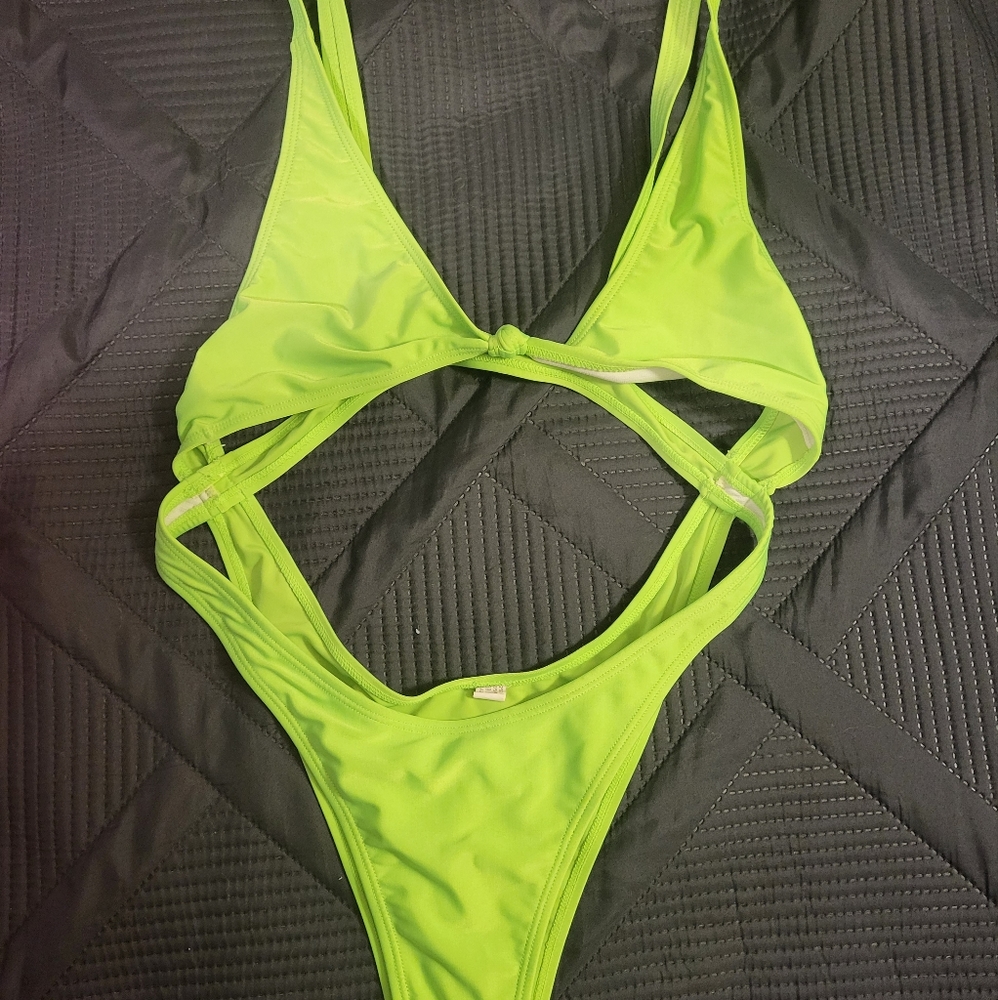 Body suit/ swim suit